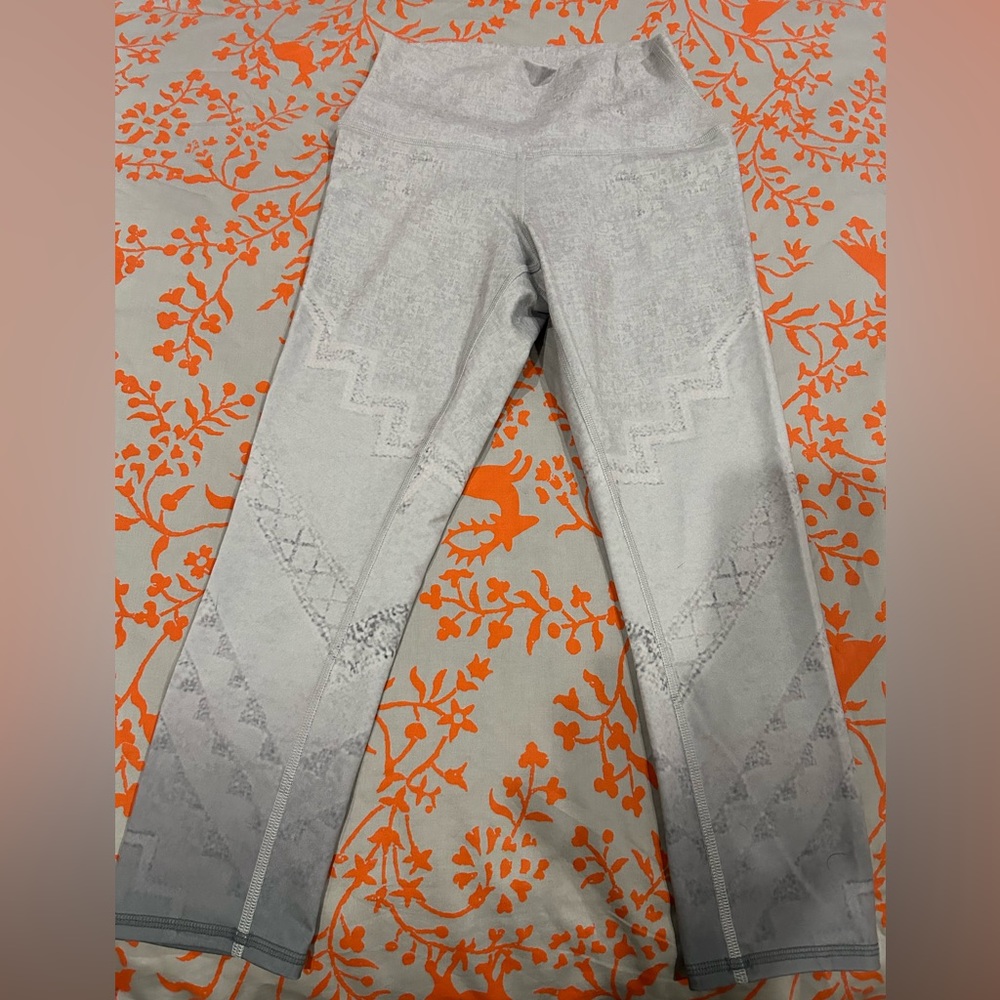 Alo Crop Leggings. Worn Twice!